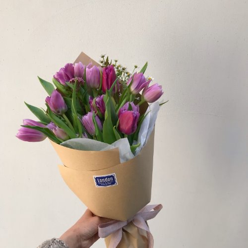 라벤더 튤립 꽃다발
